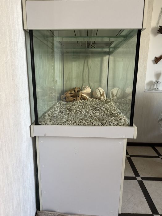 Продам акваріум 350 літрів .