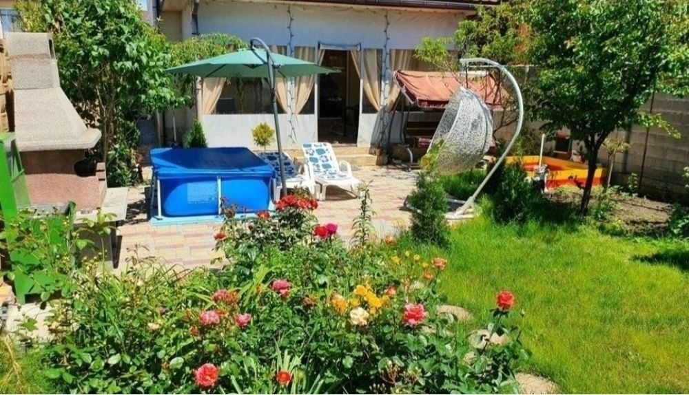 Будинок біля моря в Одесі, Совіньйон.