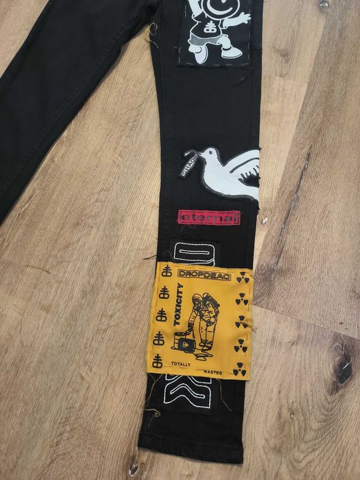 Spodnie DropDead Czarne Dżinsowe Jeansowe Długie Rurki W26