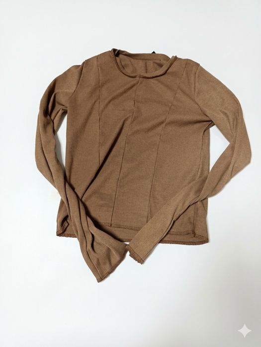 коричневий лонгслів у рубчик