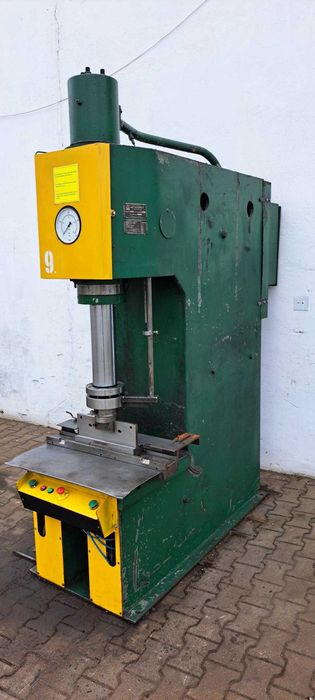 Prasa Hydrauliczna METALLIST П6326 – 40 TON – 1977 r. – STEROWANIE DWUPRZYCISKOWE