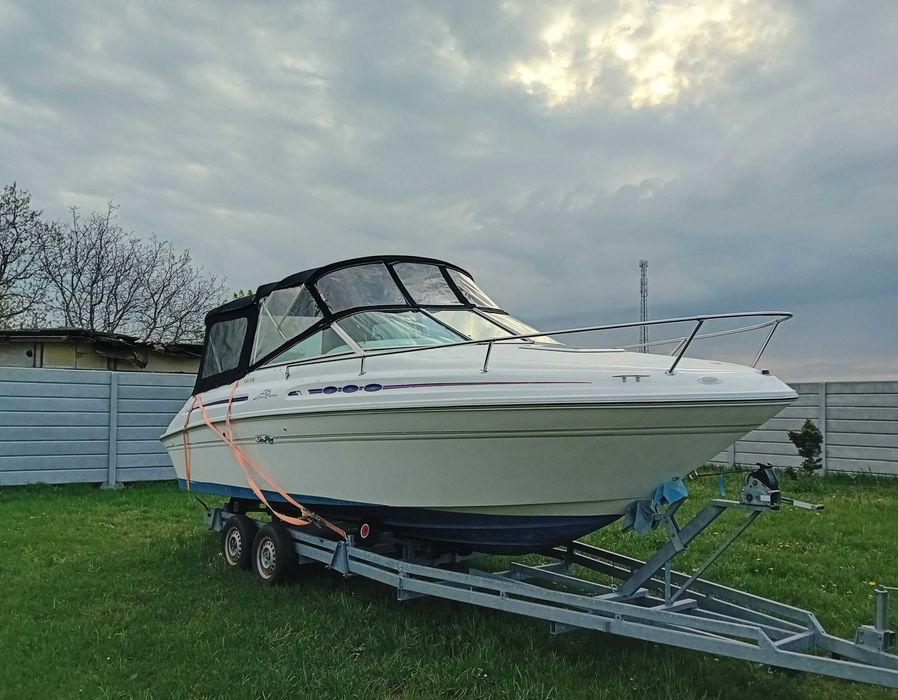 Sea Ray 215 Express Cruiser/ 5,7 ŁÓDŹ KABINOWA