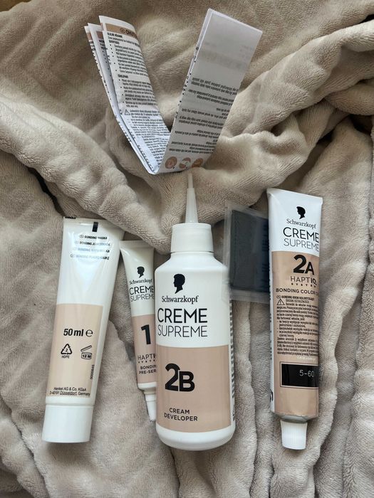 Farba do włosów Schwarzkopf Creme Supreme