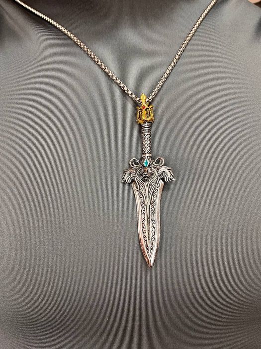 Amulet, łańcuszek na szyję