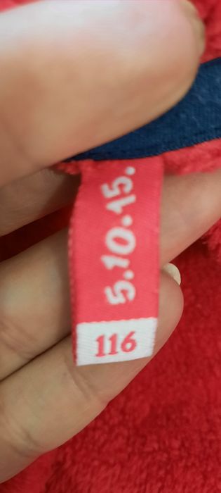 Cieplutki szlafrok dla dziewczynki rozmiar 116 marki 5.10.15