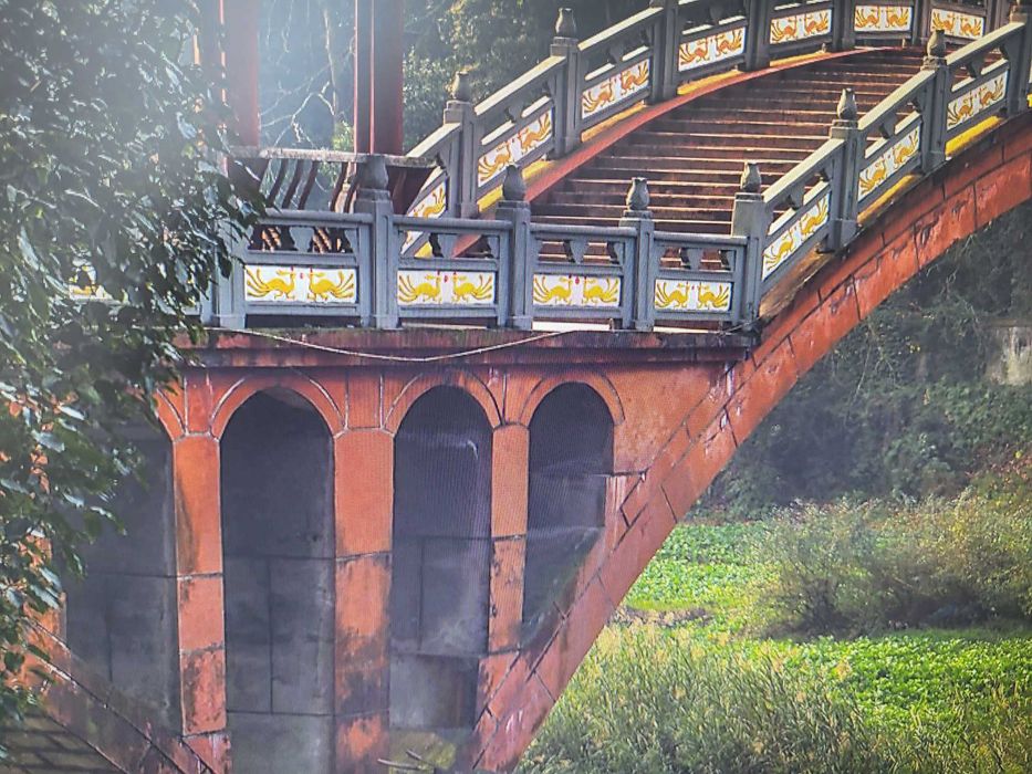 Монитор LG flatron E2350VR-SN