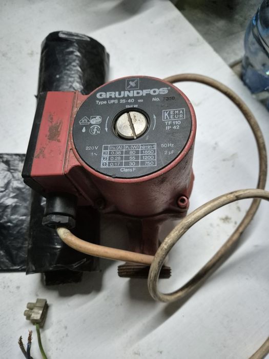 Pompa  Grundfos  UPS 25-40