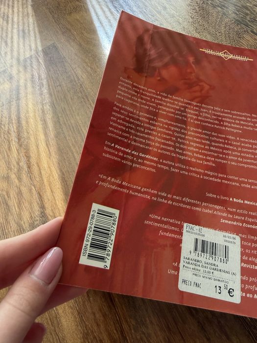 Livro “A Varanda das Gardénias” de Sandra Sabanero