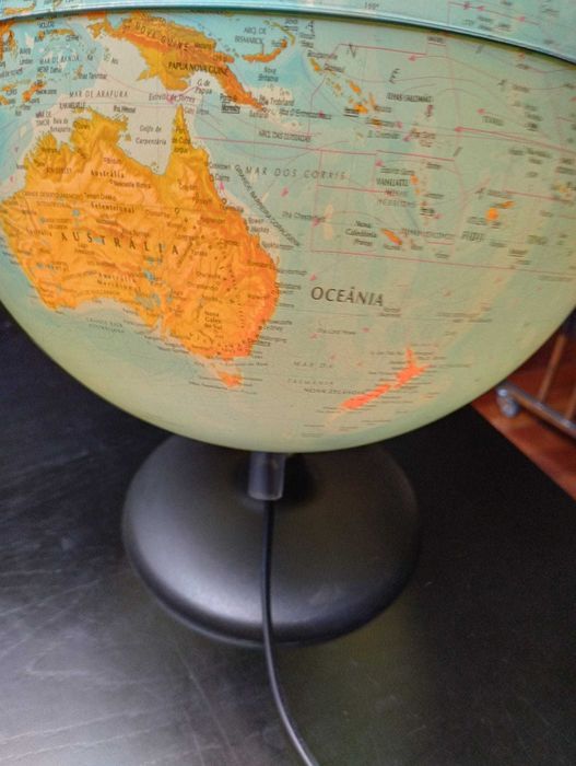 Globo Terrestre com luz