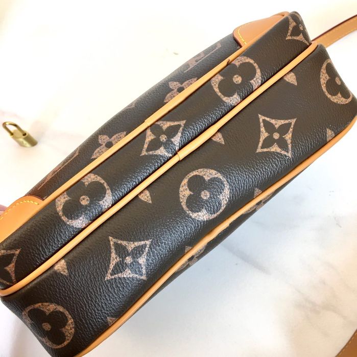 Жіноча сумка на плече LOUIS VUITTON M14025