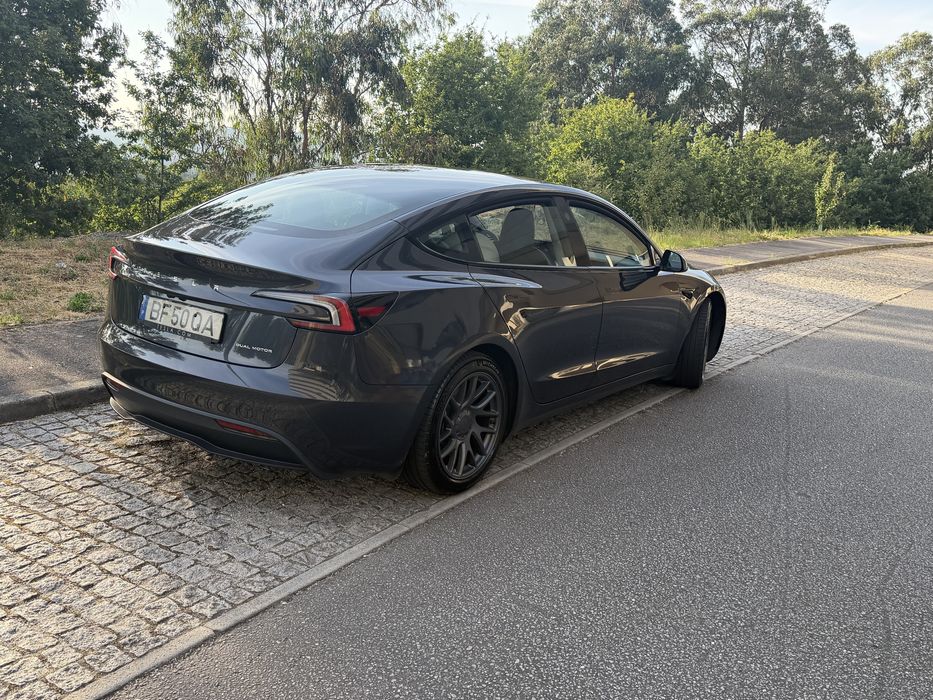 Tesla Model 3 — fotografia 4
