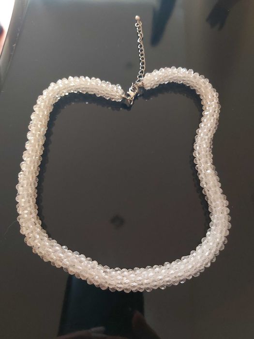 Gargantilha em pedrinhas