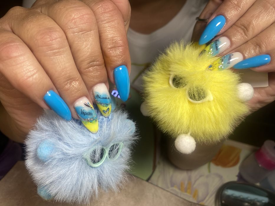 Маникюр. Гель-лак. 17 кв . Наращивание. Педикюр.