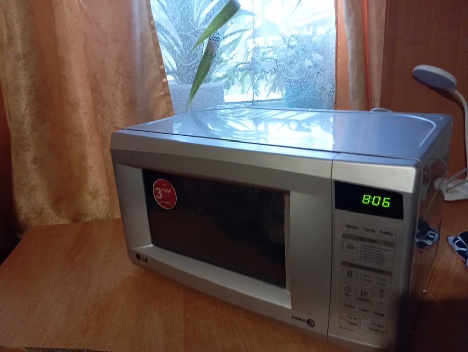 Продам дві мікрохвильовки. По 1000 та 1200 грн