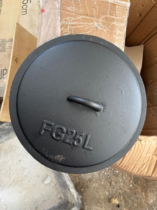 Panela de Ferro Fundido 25L (Trípode)