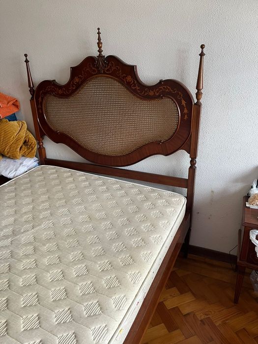 Cama madeira maciça