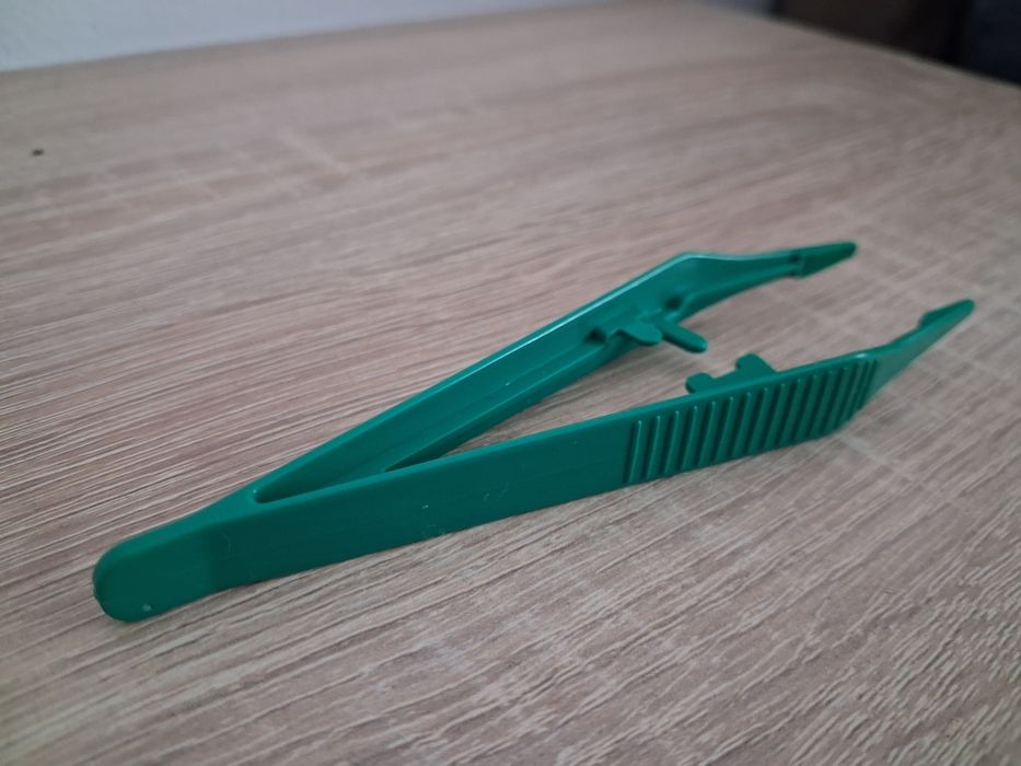 Pęseta zielona 12cm dla mrówek do formikarium