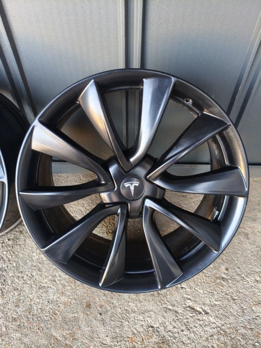 Комплект легкосплавних дисків для Tesla  5/114.3 R20