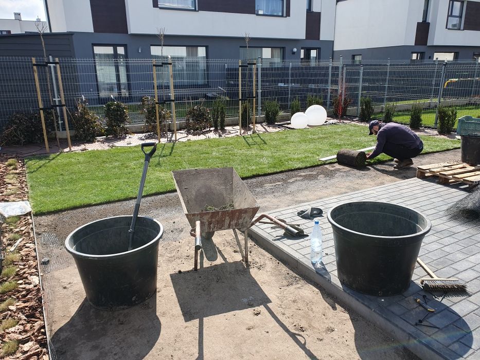 Ogrodnik Usługi Ogrodnicze Pielęgnacja Ogrodu Zakładanie Ogrodu