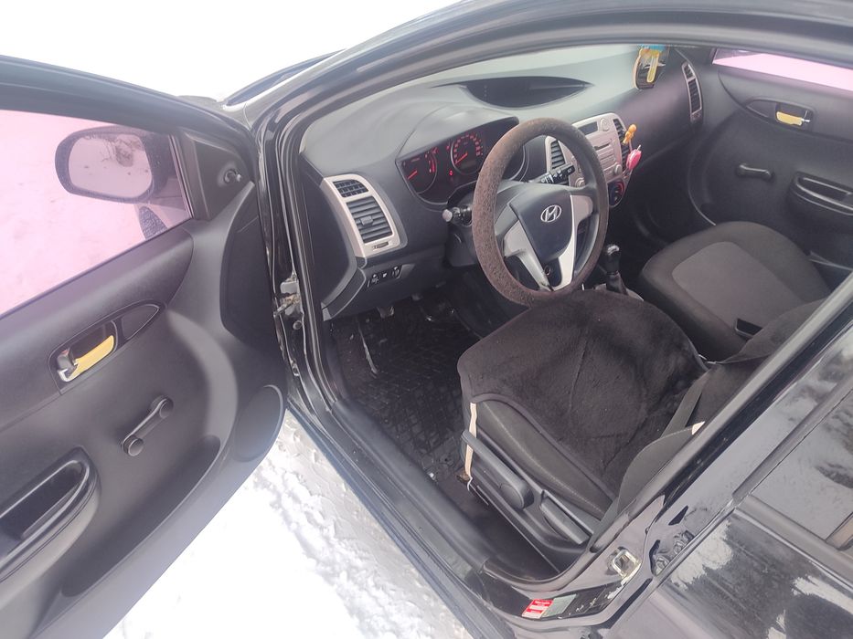 Продам  Hyundai i20 1.25 бензин