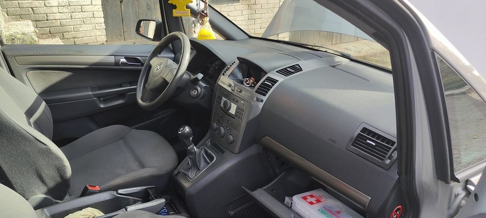 Sprzedam Opel Zafira 2letnie LPG