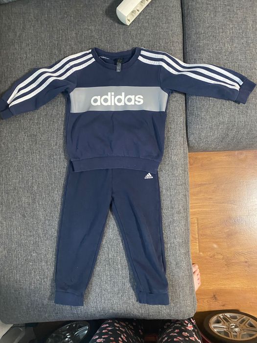 Оригінальний спортивний костюм Adidas на 3-4 роки (розмір 104, збірний комплект)