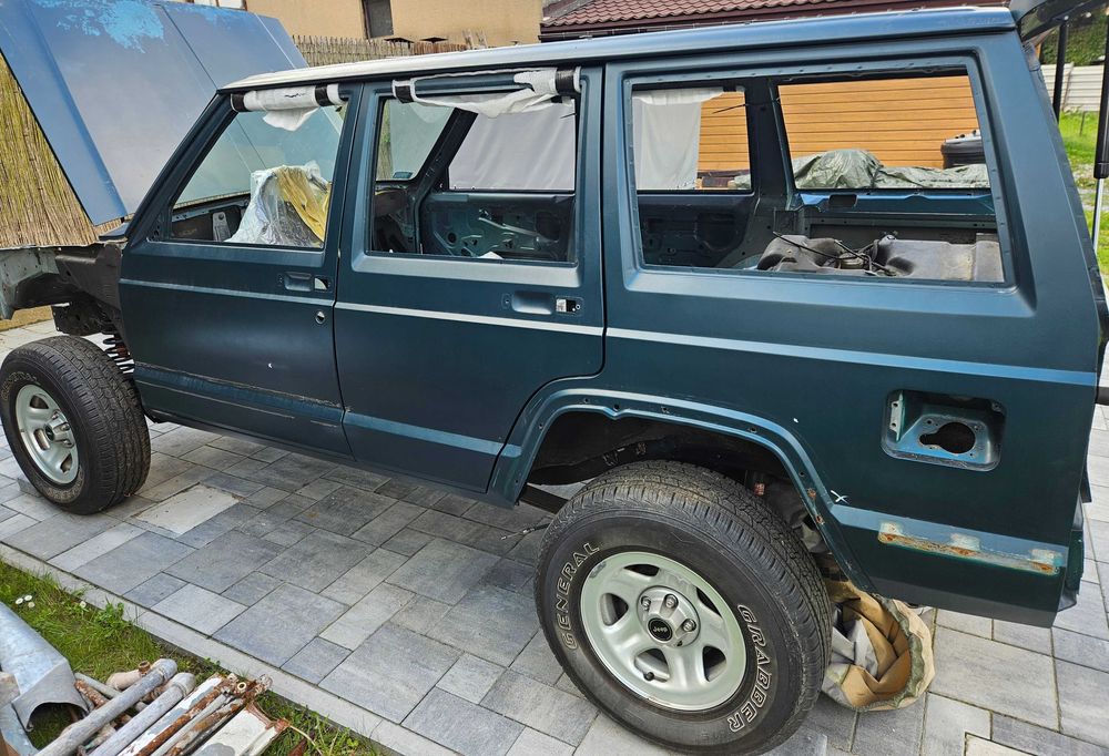 Jeep Cherokee