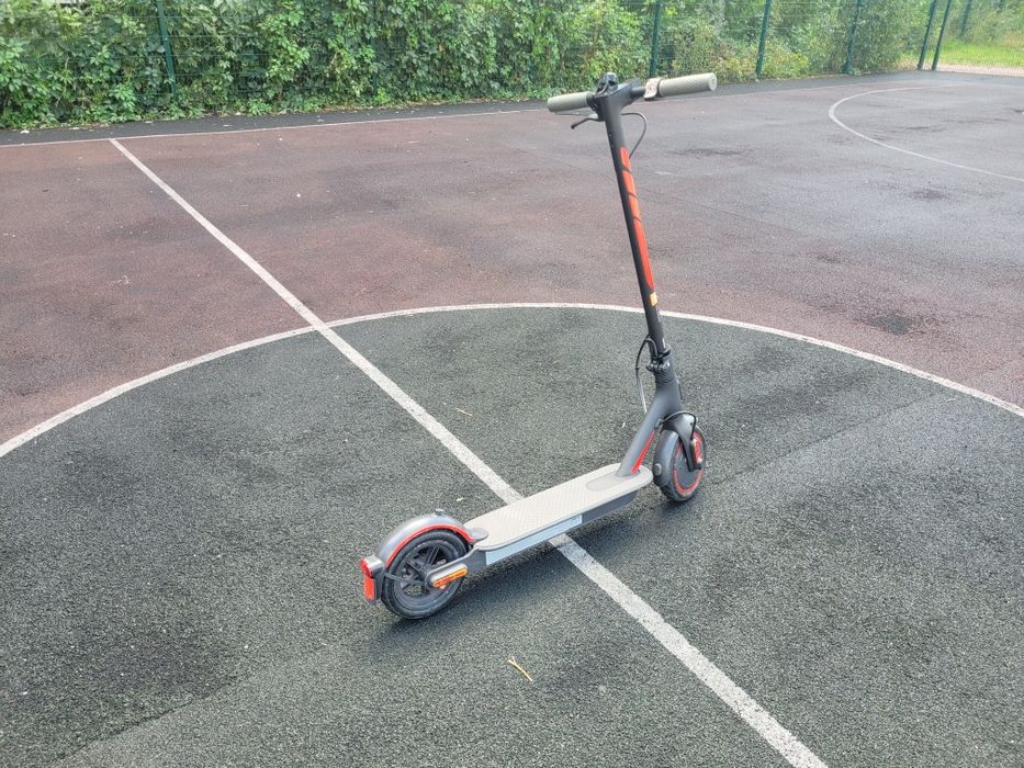 Продам самокат Xiaomi Mi Electric Scooter 1S
