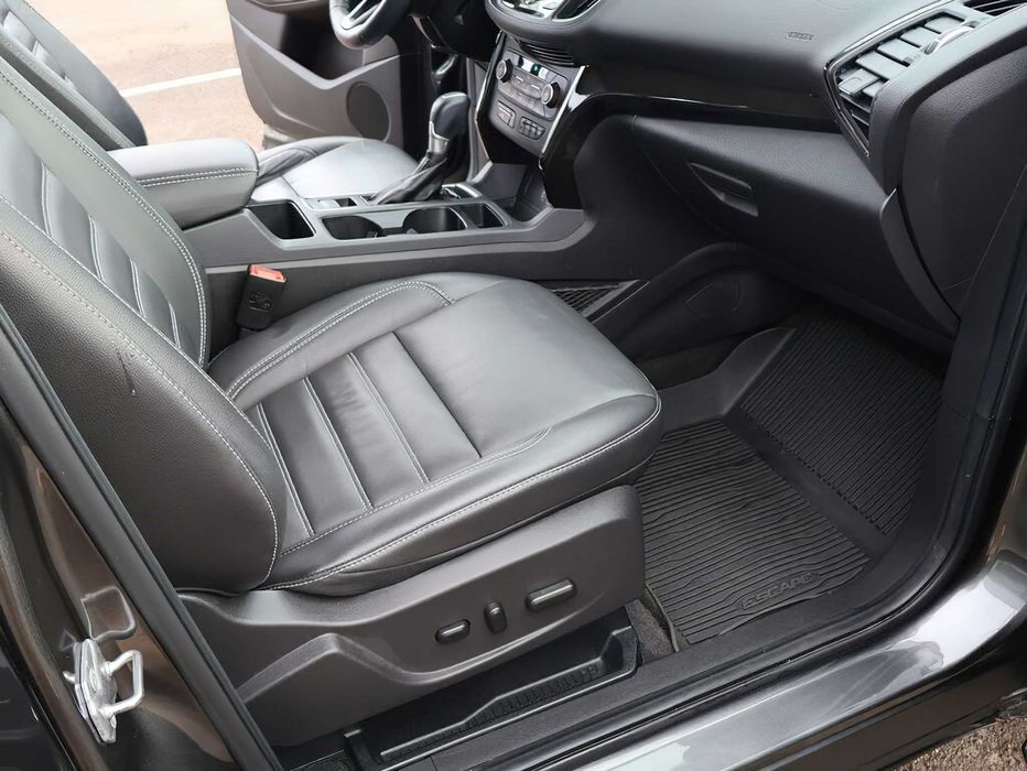 Ford Escape Titanium      2018