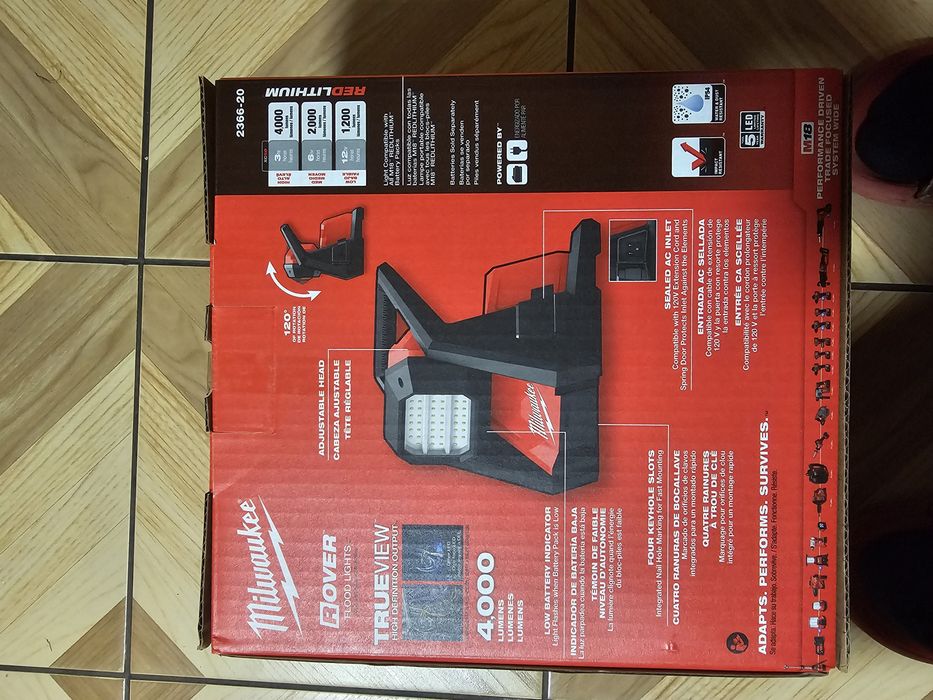 Lampa strefowa przenośna  podłogowa robocza  Milwaukee HOAL ( 2366-20
