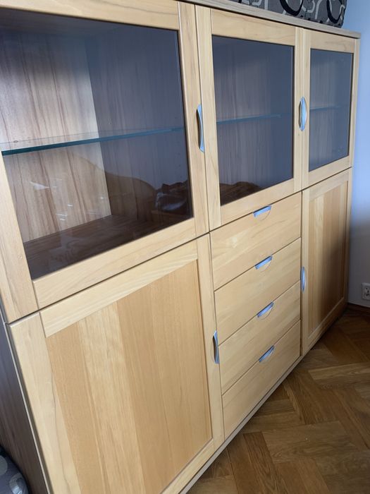 Witryna szafka komoda drewno bukowe z mdf i szkłem tanio