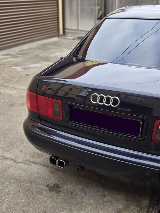 Audi A8 4.2 V8 газ/бенз quattro