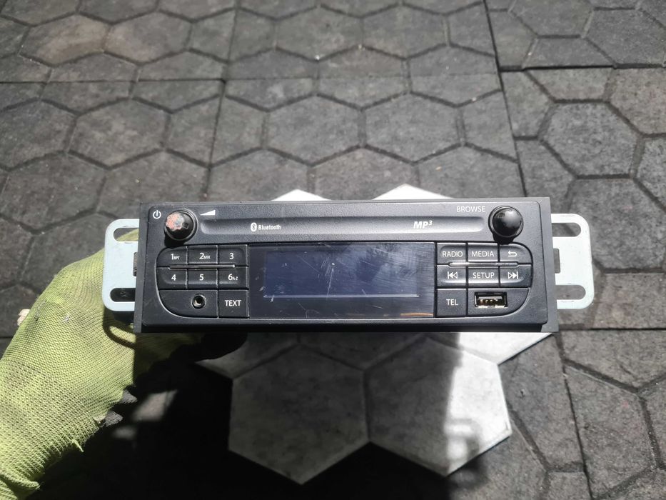 Renault Trafic III radio fabryczne BT Vivaro 281151657R
