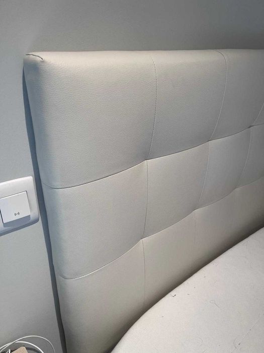 Vende-se sommier com arrumação e cabeceira