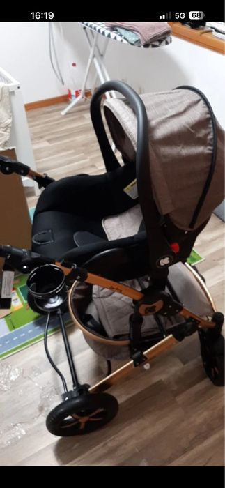 Vendo Carrinho de bebe, alcofa e Babycoque