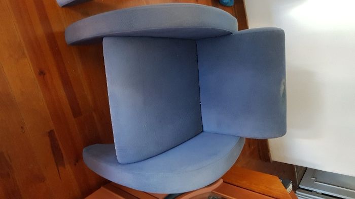 Sofás individuais em tecido