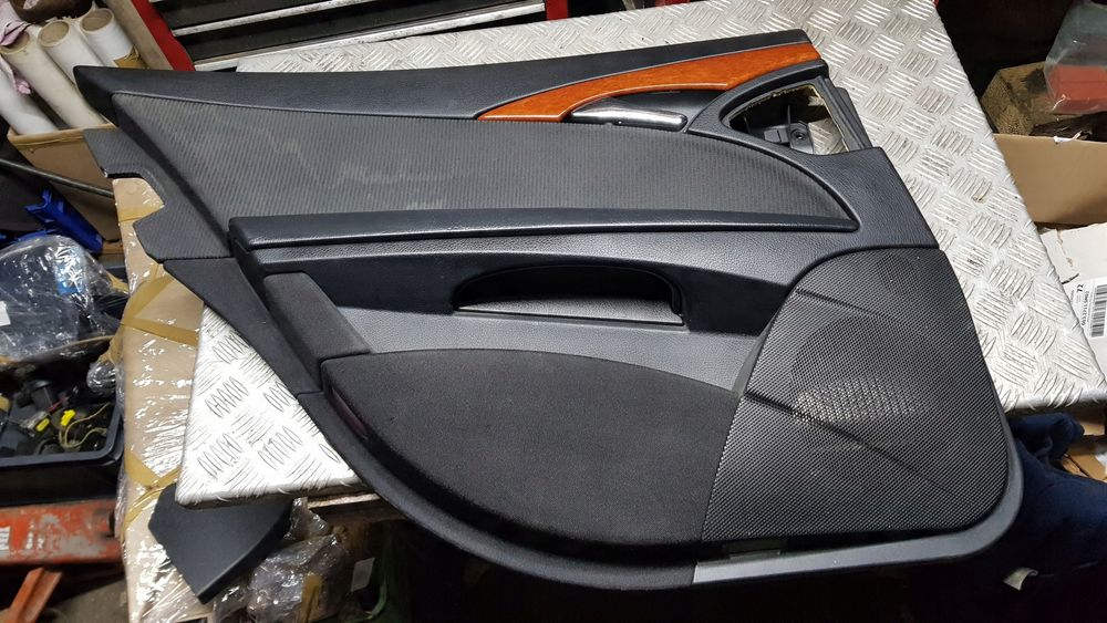 Mercedes W211 Boczek Tapicerka Lewy tył