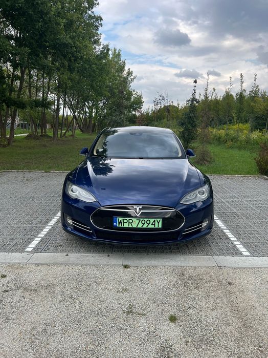 Tesla model S 70D