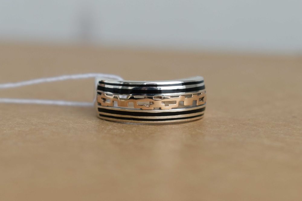 Кольцо серебро, золото, эмаль. 18,5