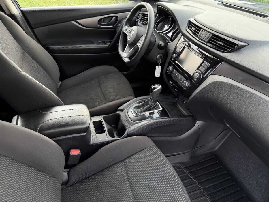 Nissan Rogue Sport S      2022