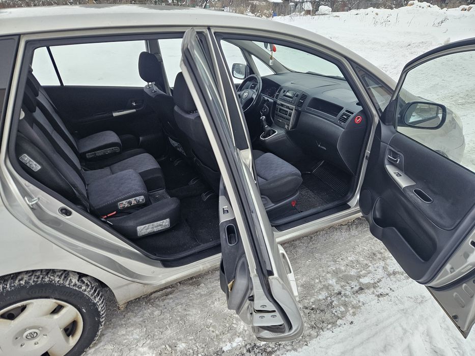 Toyota Corolla Verso 2002 рік 2.0 дизель для військових