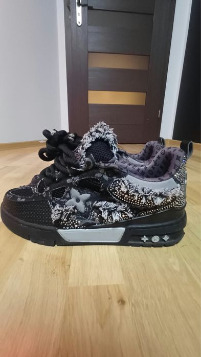 Lv skate swarowski