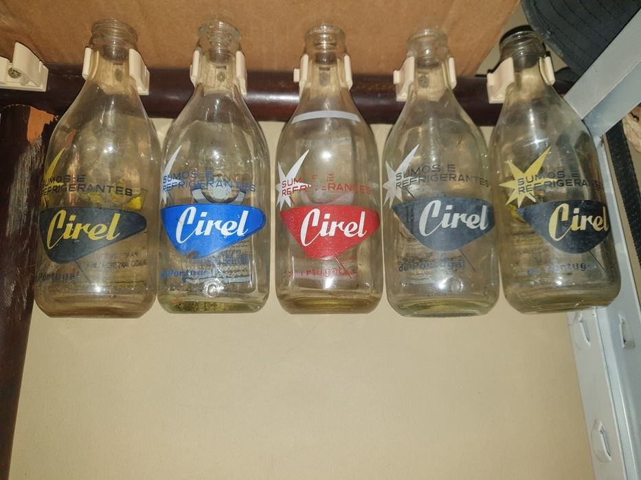 Garrafas antigas pirogravadas