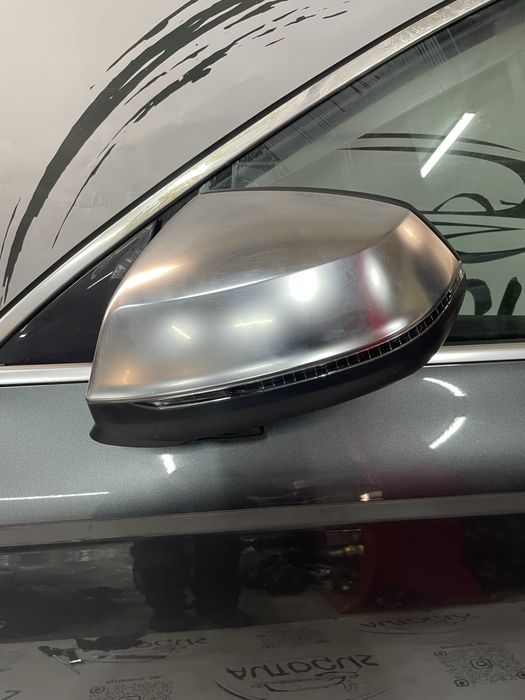 Audi Q5 SQ5  80A дзеркало