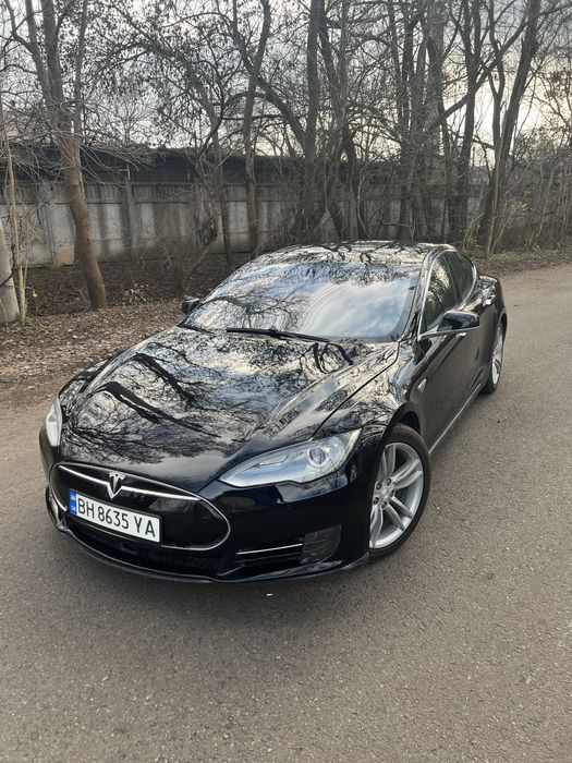 Tesla model S 90D 2015г