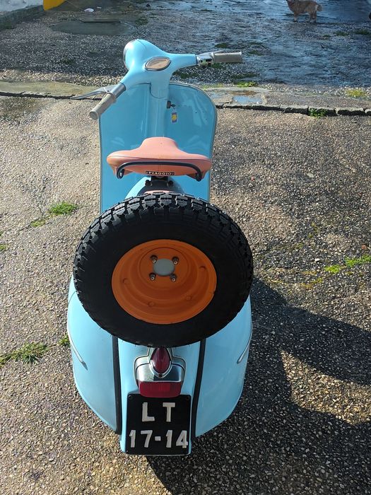 Vespa raríssima VBB 2 M + Vespa VBB azul
