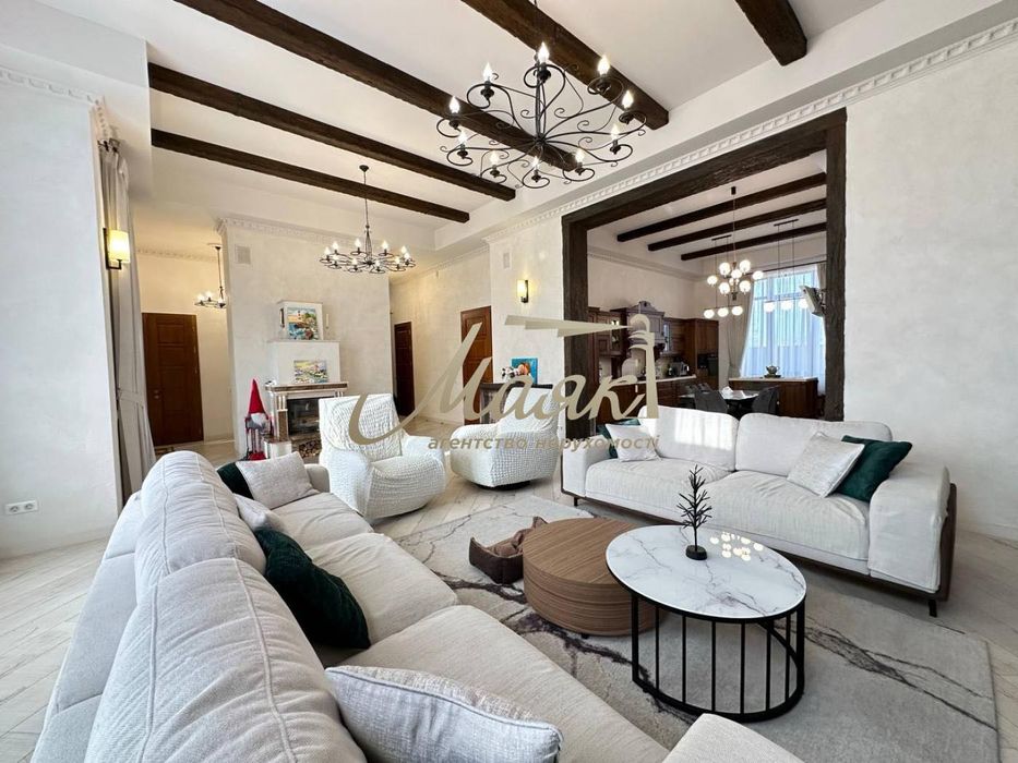 Крутий будинок з новим ремонтом в тихому місці.