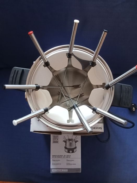 Fundeo eléctrico, novo, nunca foi usado, contêm  espetos