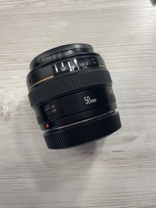 Обʼєктив Canon EF 50 mm 1.4