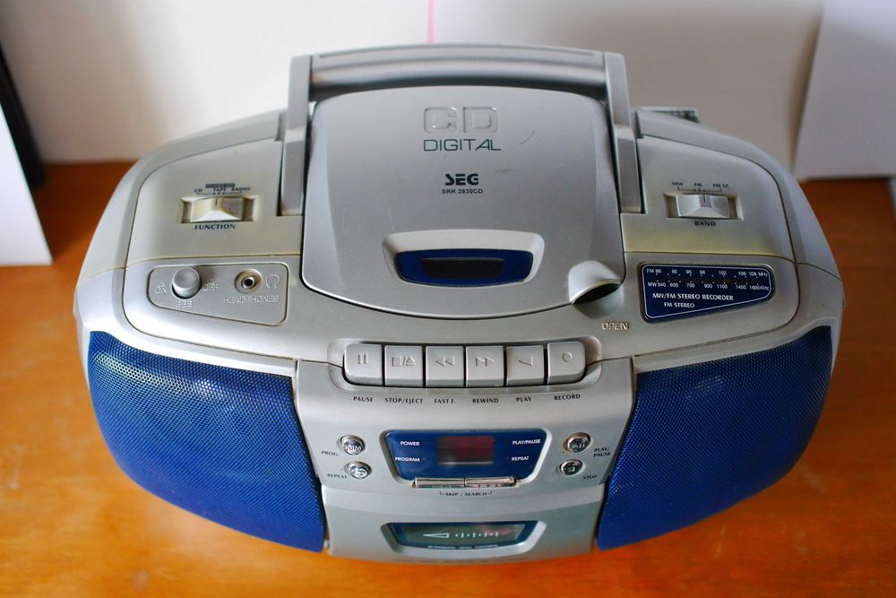 Магнитола SEG - SRR 2830 CD/ Clatronic SRR200 / Радіоприймач Selena B215